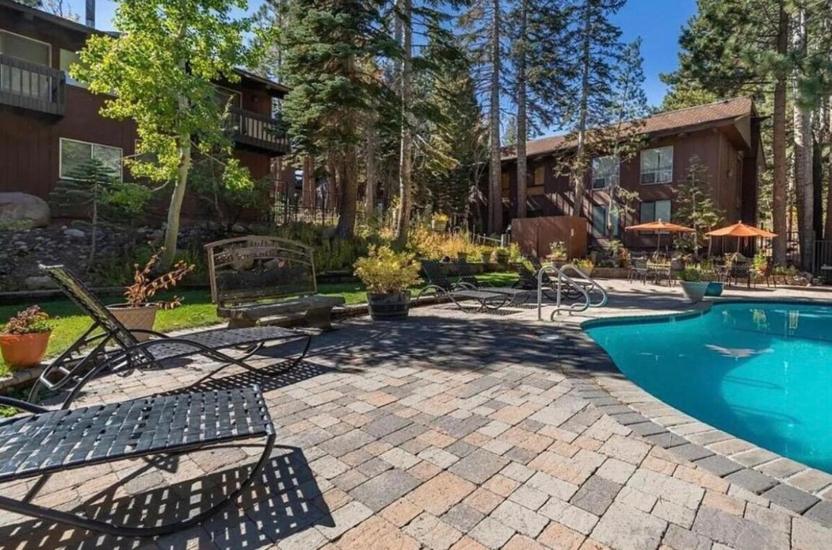 Den - Steps To Mammoth Village! Apartment